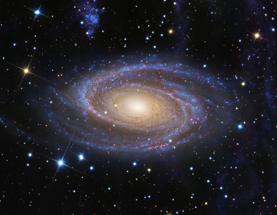 مجرةM81 وحلقة آرب