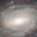 NGC 6384: مجرة حلزونية وراء النجوم