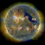 كوكب الزهرة و الشمس بأضوائها الثلاثية فوق البنفسجية