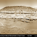 المسبار كوريوزيتي يتفقد جبلا على المريخ