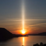 عمود الشمس على ضفاف النرويج