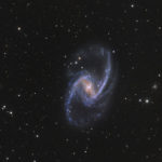 NGC 1365: جزيرة كونية عظيمة