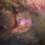 M43: غبار كوني، غاز، ونجوم في سديم الجبار