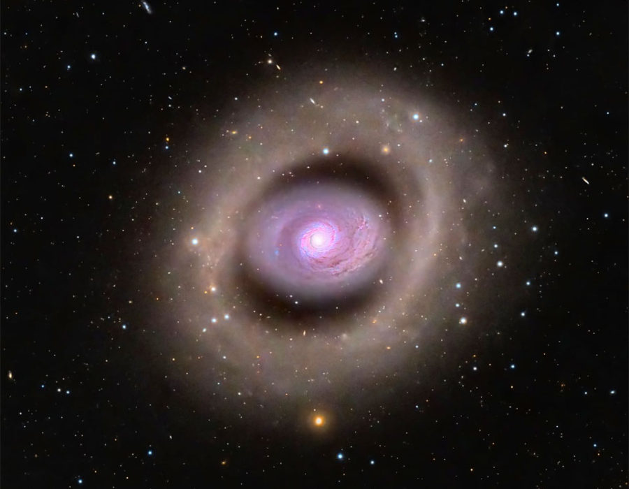 M94: مجرة ذات الحلقة المزدوجة